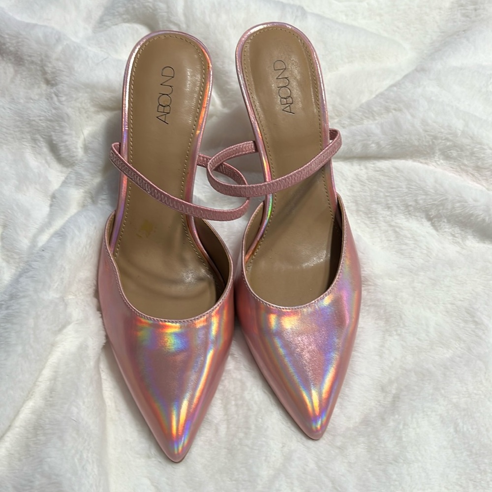 Abound Heels Pink Iridescent. NWT